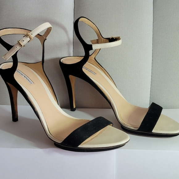 EMPORIO ARMANI Sued Elegant Women's Heels, Size 38 - Picture 5 of 9
